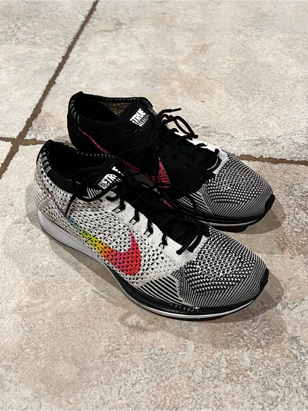 Nike Flyknit Racer Be True Men’s 7.5 Rainbow 902366-100